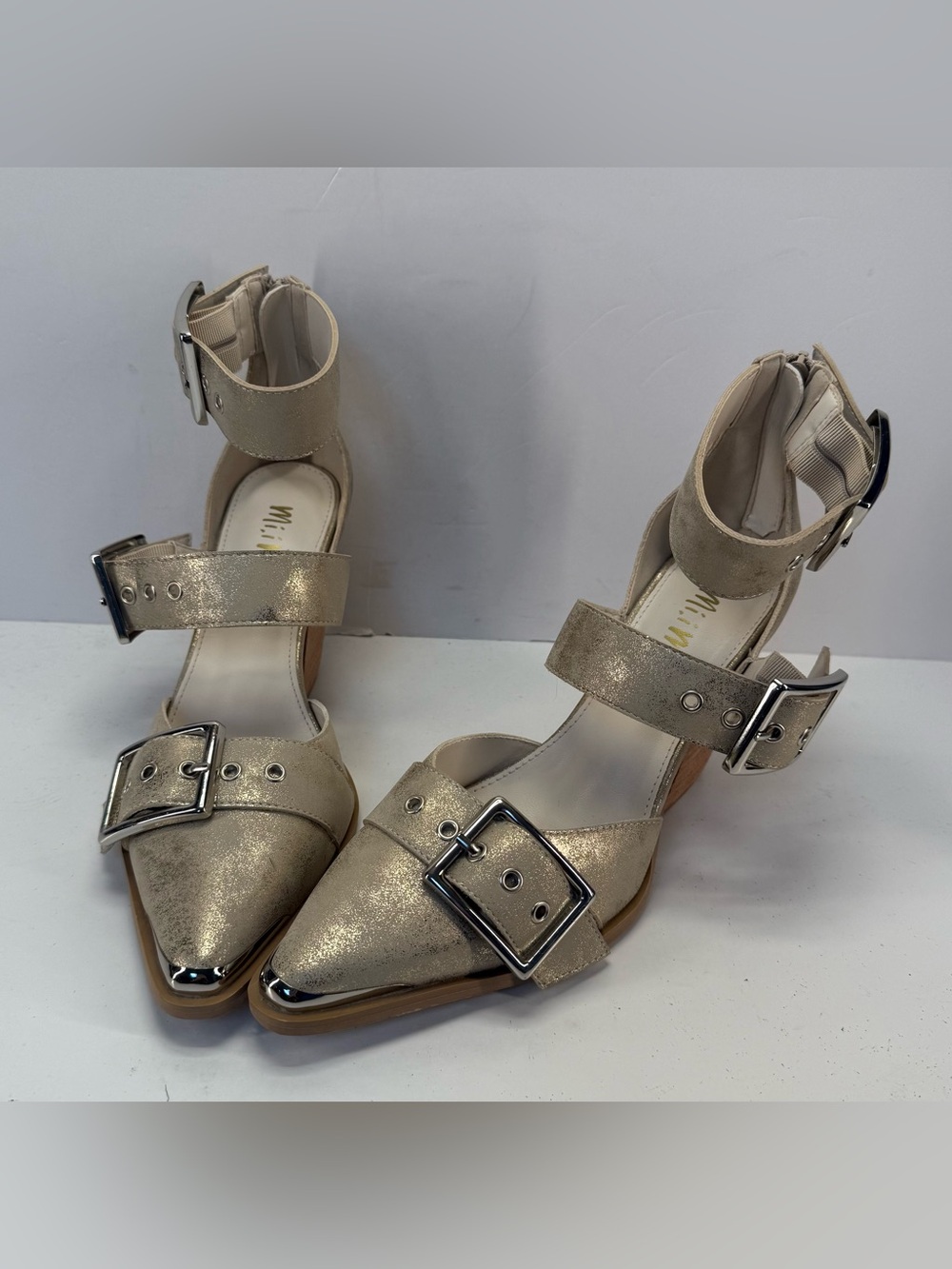 Mi Mi Hendrix Triple Buckle gold Metallic Block Heel Pumps for Women size 8 - Picture 3 of 16